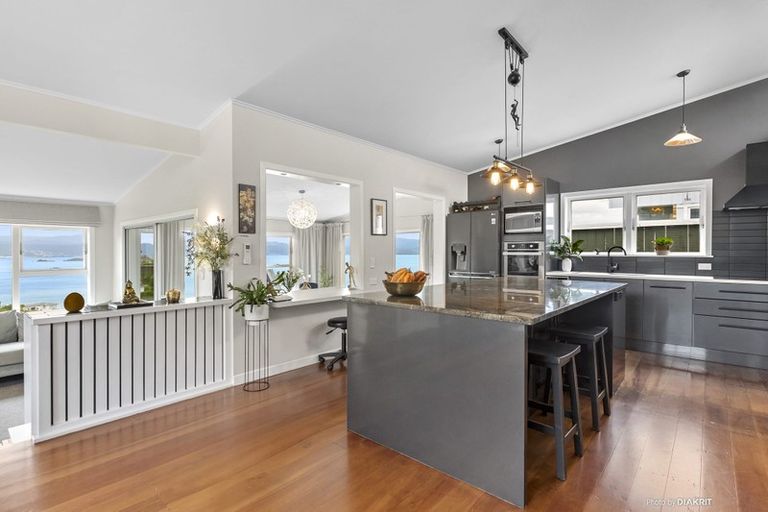 Photo of property in 11 Harbour Park Terrace, Khandallah, Wellington, 6035