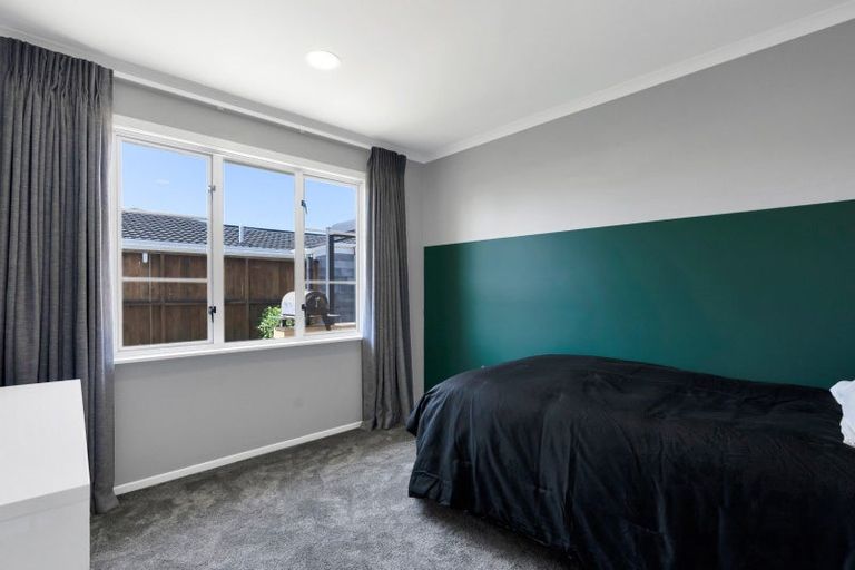 Photo of property in 132 Govett Avenue, Frankleigh Park, New Plymouth, 4310