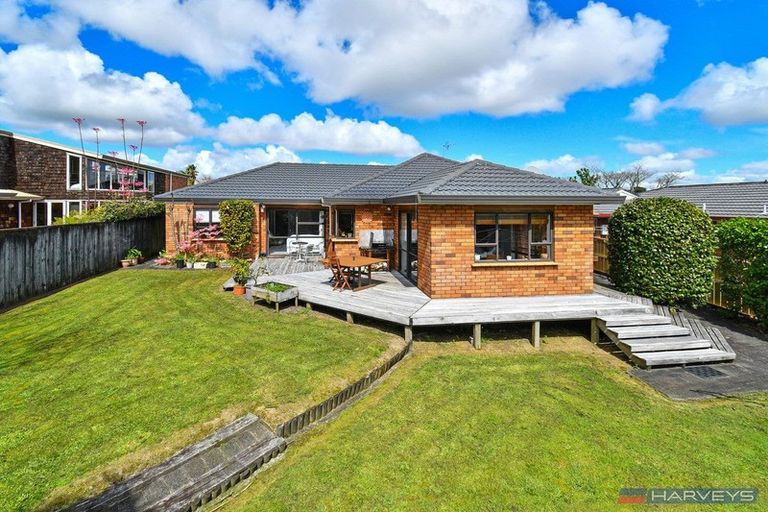 Photo of property in 28 Lemonwood Place, The Gardens, Auckland, 2105