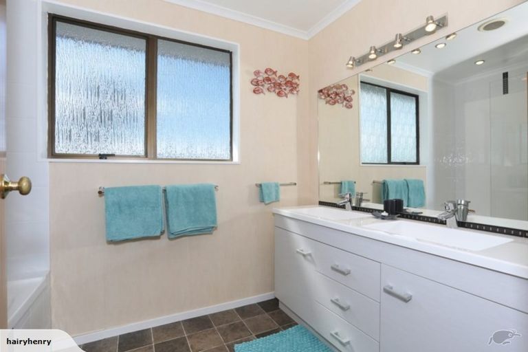 Photo of property in 1 Ngahere Court, Awapuni, Palmerston North, 4412