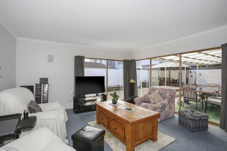 Photo of property in 5 Meadowcourt Drive, Manukau, Auckland, 2025