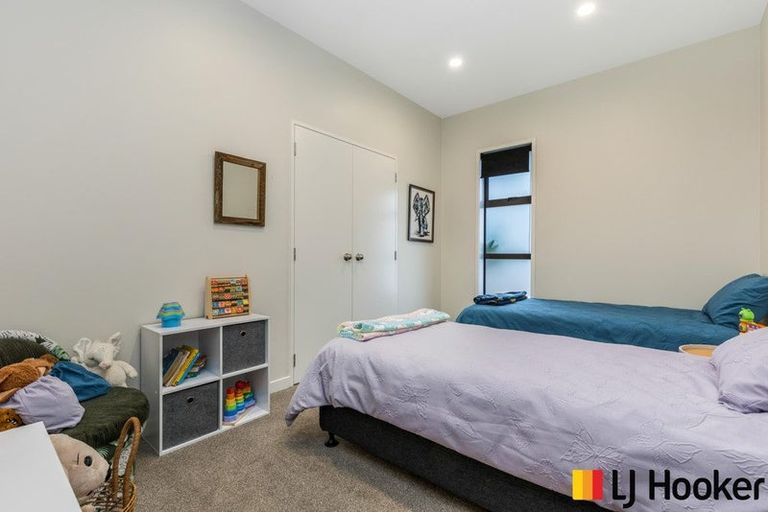 Photo of property in 39 Harry Dreadon Road, Opaheke, Papakura, 2584