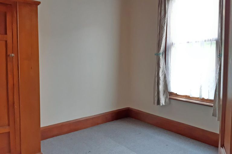 Photo of property in 42 Wharfe Street, South Hill, Oamaru, 9400