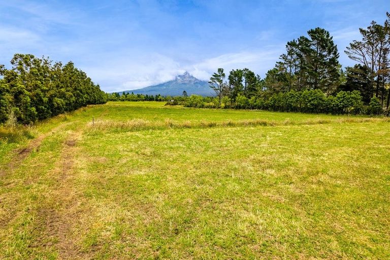 Photo of property in 438 Alfred Road, Kaimiro, New Plymouth, 4371
