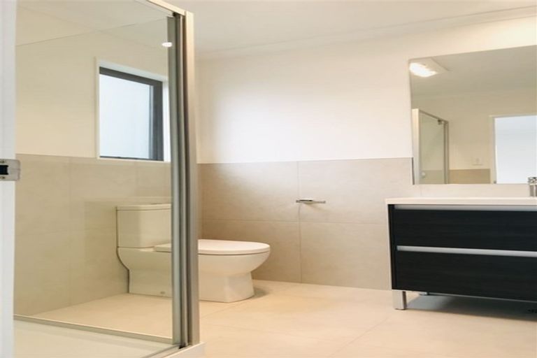 Photo of property in 35 Nugget Avenue, Hobsonville, Auckland, 0616