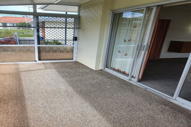 Photo of property in 2/112 Frankley Road, Frankleigh Park, New Plymouth, 4310