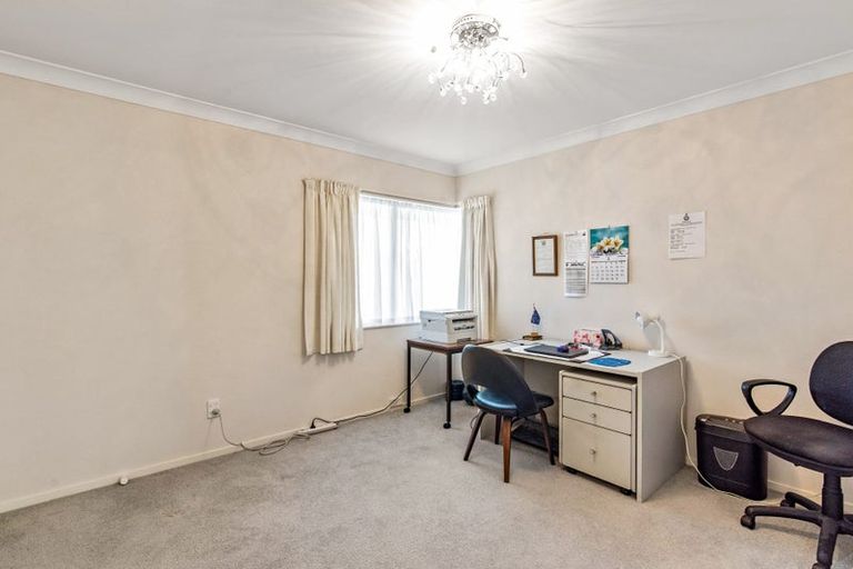 Photo of property in 28 Realm Drive, Paraparaumu, 5032