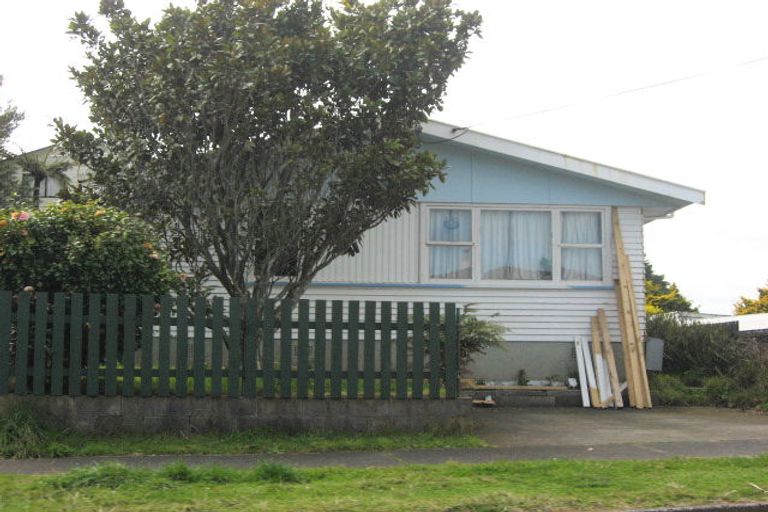 Photo of property in 19 Clearmont Crescent, Blagdon, New Plymouth, 4310