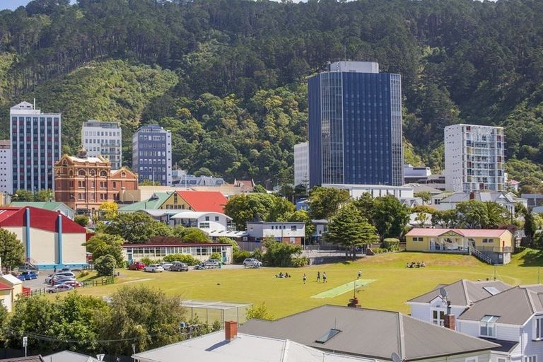 Photo of property in Stadium Garden Flats, 406/107 Thorndon Quay, Pipitea, Wellington, 6011