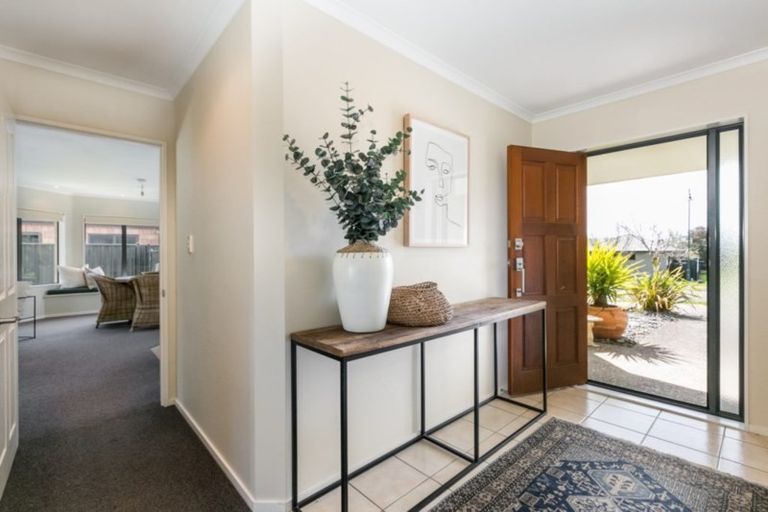 Photo of property in 24 Fairview Place, Havelock North, 4130