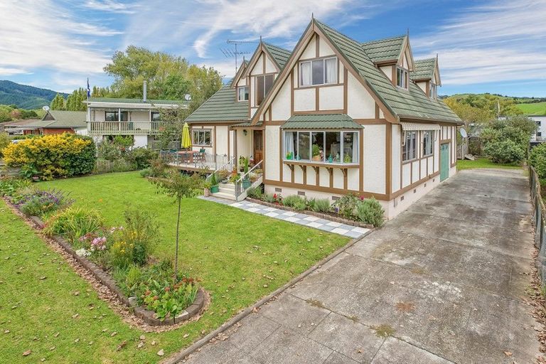 Photo of property in 17 Ferndale Drive, Kawakawa Bay, Papakura, 2585