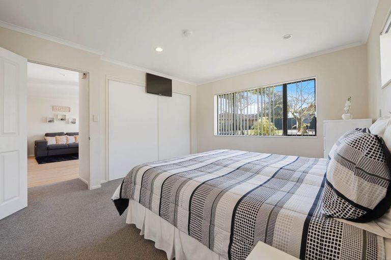 Photo of property in 18 Brittany Drive, Henderson, Auckland, 0612