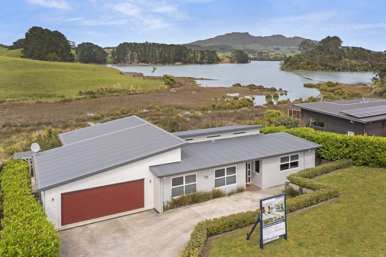 Photo of property in 19 Robertson Street, Raglan, 3225