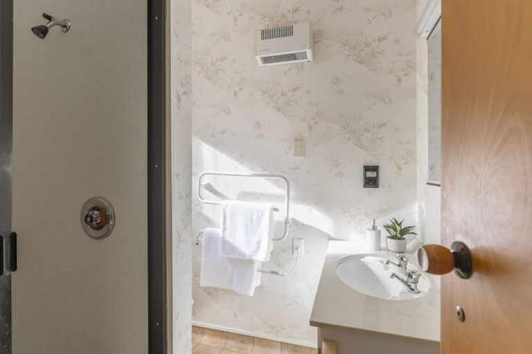 Photo of property in 10 Campion Road, Waikanae Beach, Waikanae, 5036