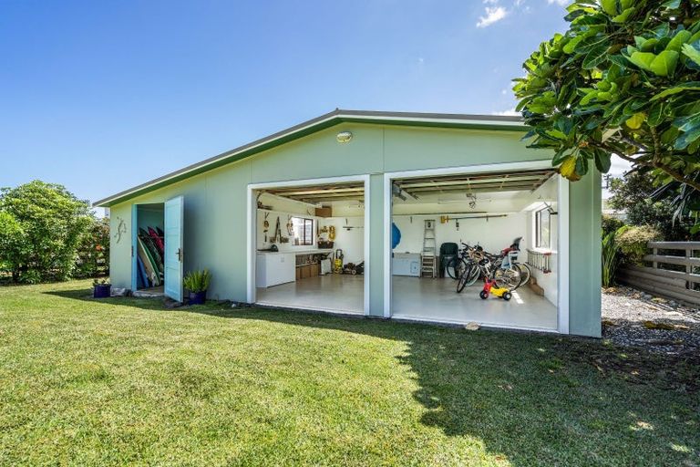 Photo of property in 9 Hall Road, Pataua North, Whangarei, 0175