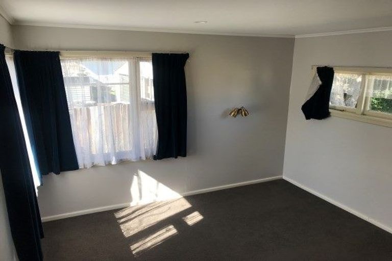 Photo of property in 4 Gladson Avenue, Sockburn, Christchurch, 8042