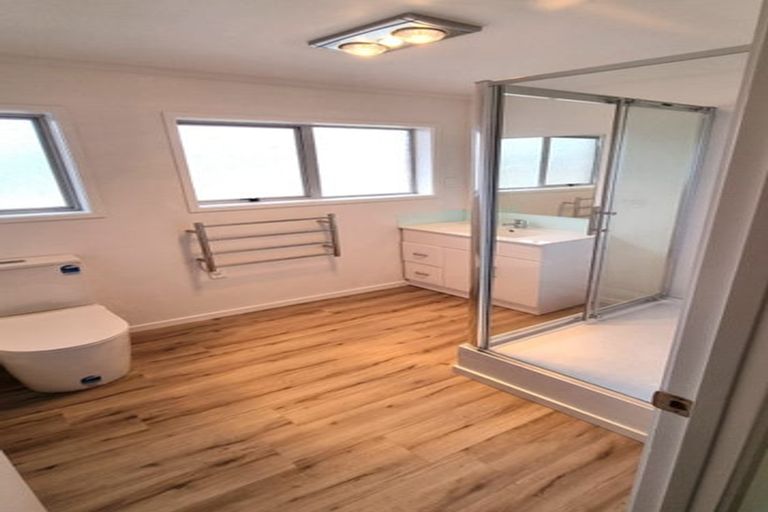 Photo of property in 1/15a Oates Road, Glen Eden, Auckland, 0602