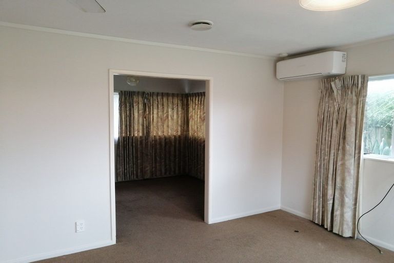 Photo of property in 2/8 Sunburst Street, Papakura, 2110