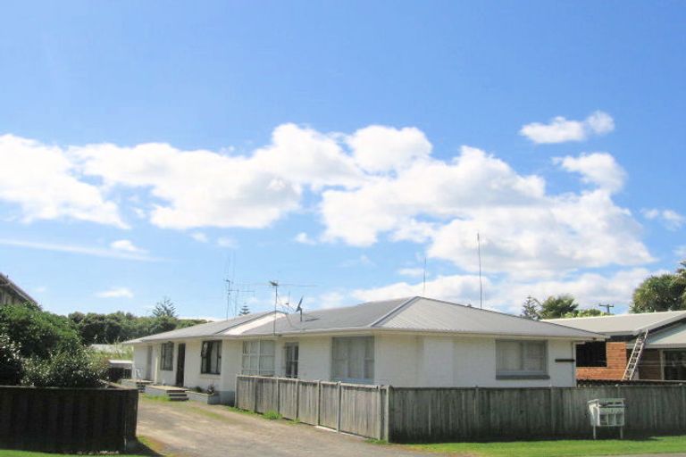 Photo of property in 5 Ngarata Avenue, Mount Maunganui, 3116