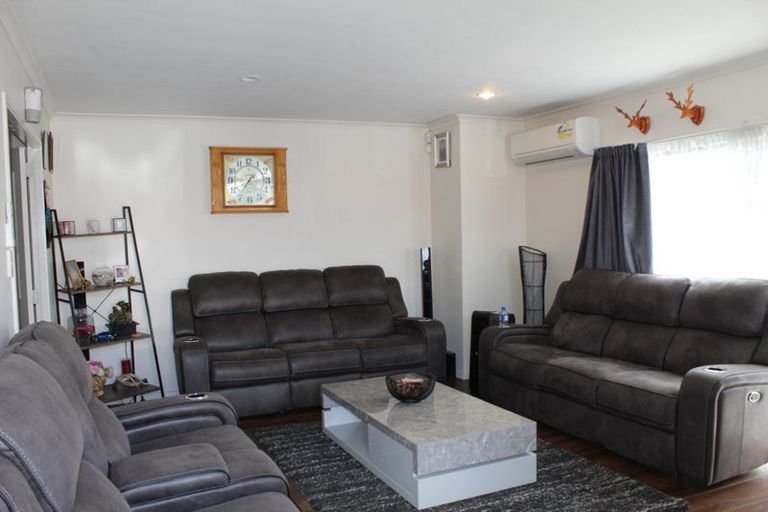 Photo of property in 12 George Arthur Place, Pukekohe, 2120