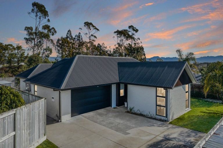 Photo of property in 18 Charlotte Drive, Omokoroa, 3114