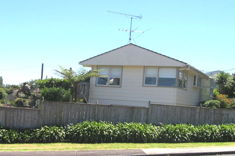 Photo of property in 53 Stanley Avenue, Milford, Auckland, 0620