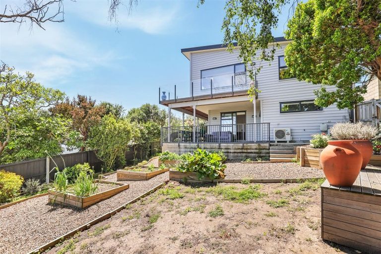 Photo of property in 31 Cannon Hill Crescent, Mount Pleasant, Christchurch, 8081