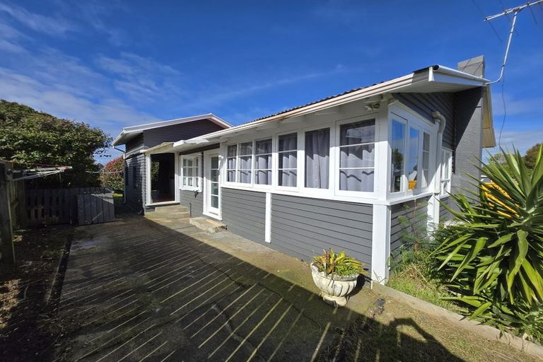 Photo of property in 40 Evans Road, Weymouth, Auckland, 2103
