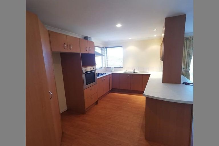 Photo of property in 3 Andover Way, Goodwood Heights, Auckland, 2105