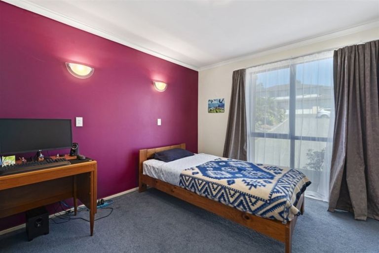 Photo of property in 8 Ballymore Drive, Pinehill, Auckland, 0632