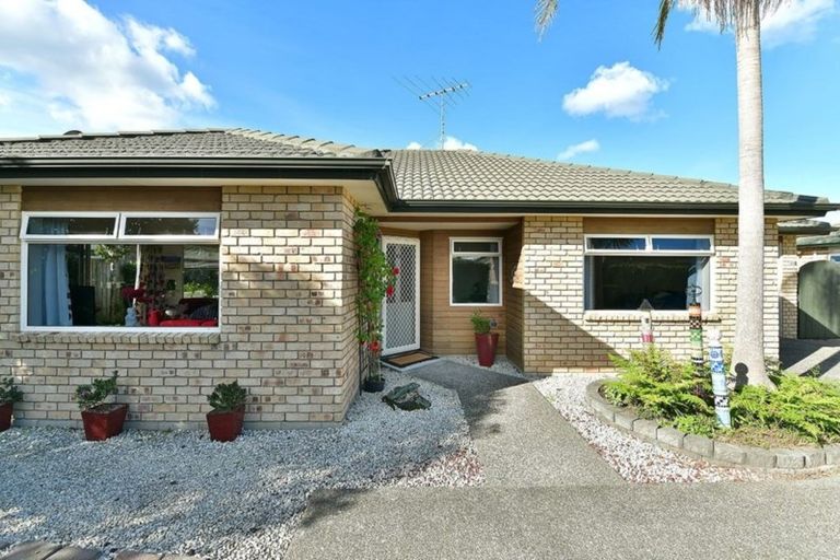 Photo of property in 29 Dan Tori Place, Orewa, 0931