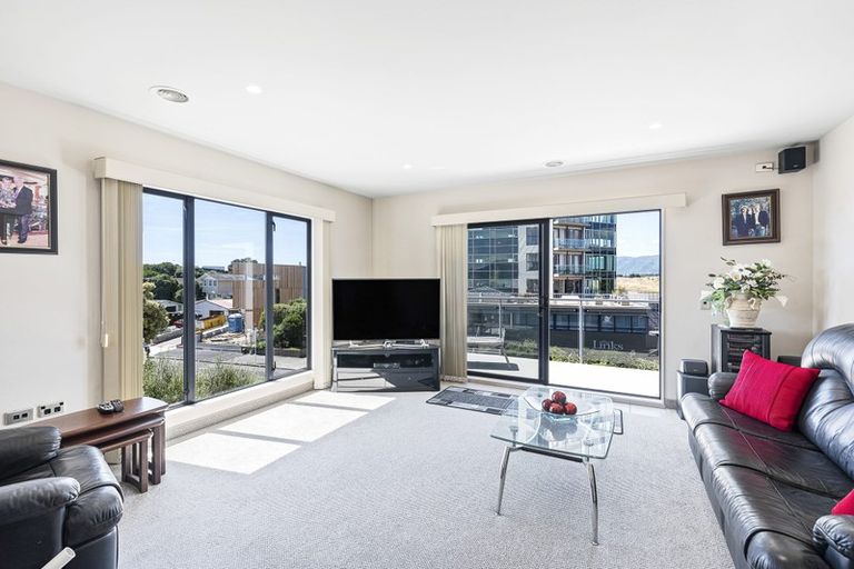 Photo of property in 379 Kapiti Road, Paraparaumu Beach, Paraparaumu, 5032