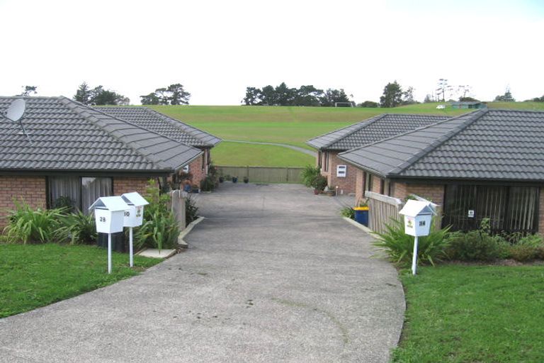 Photo of property in 30 Regents Park Place, Westgate, Auckland, 0614