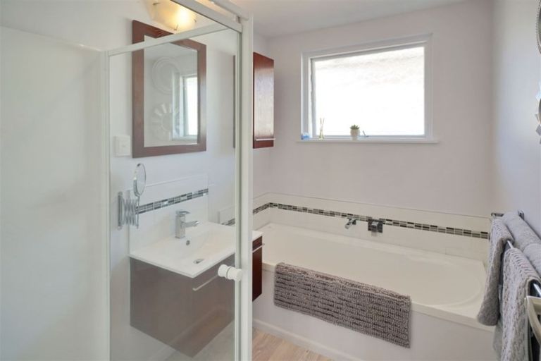 Photo of property in 52 Inwoods Road, Parklands, Christchurch, 8083