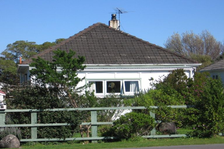 Photo of property in 16 Fox Street, Featherston, 5710