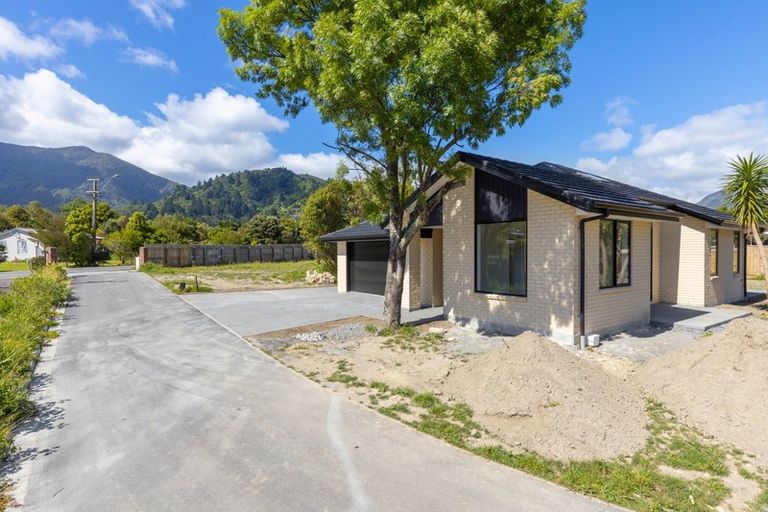 Photo of property in 213a Waikawa Road, Waikawa, Picton, 7220