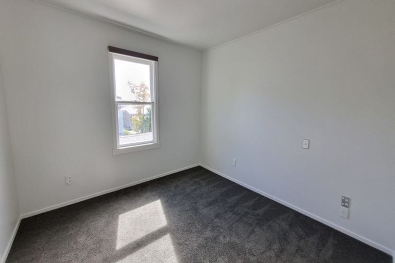 Photo of property in 17b Warwick Street, Morningside, Auckland, 1022