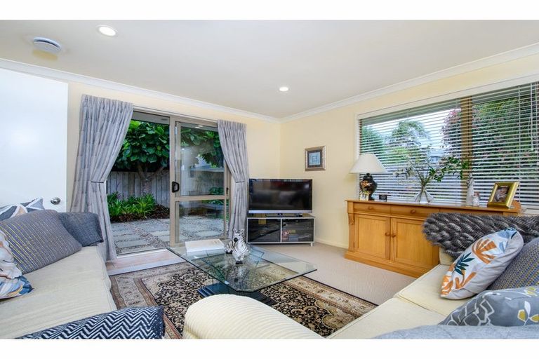 Photo of property in 34 Starlight Cove, Hobsonville, Auckland, 0618
