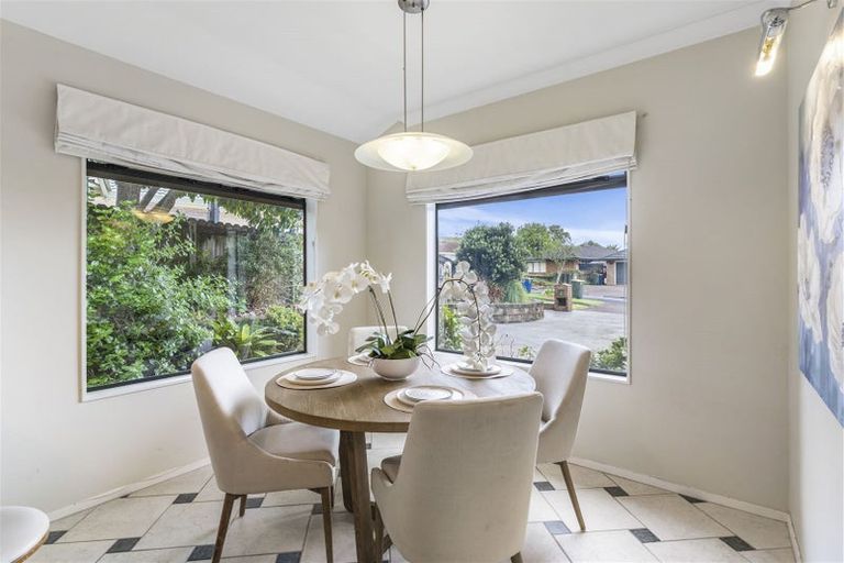 Photo of property in 17 San Valentino Drive, Henderson, Auckland, 0612