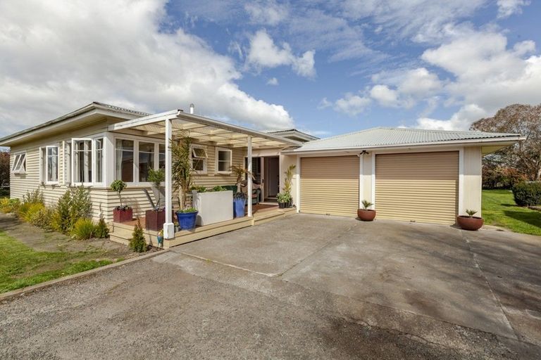 Photo of property in 2070 State Highway 2, Waipukurau, 4285