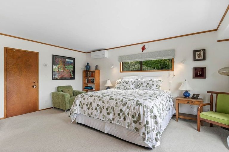 Photo of property in 4 Dianthus Place, Browns Bay, Auckland, 0630