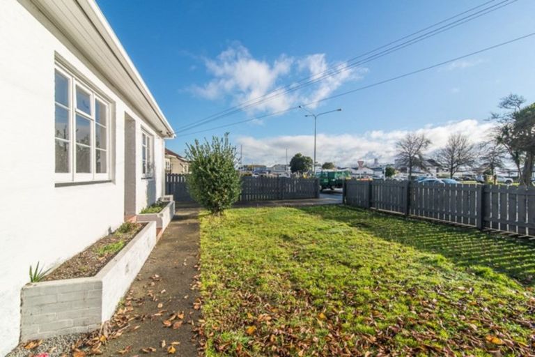 Photo of property in 110 Bath Street, Levin, 5510