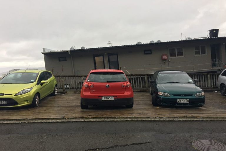 Photo of property in Barton Flats, 1/9-11 Barton Terrace, Thorndon, Wellington, 6011