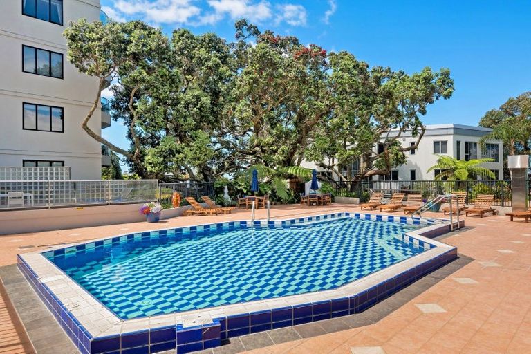 Photo of property in 1/7 The Promenade, Takapuna, Auckland, 0622