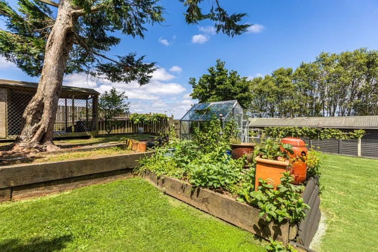 Photo of property in 44 Paparata Road, Bombay, 2675