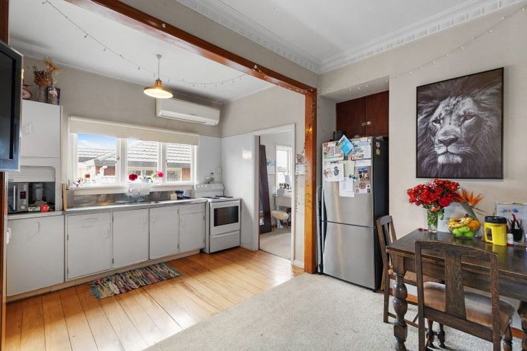 Photo of property in 105 Studholme Street, Morrinsville, 3300