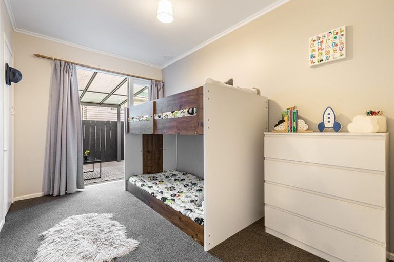 Photo of property in 11 Kashmir Road, Glen Eden, Auckland, 0602