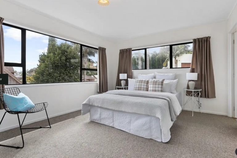 Photo of property in 2/11 Basilton Close, Bucklands Beach, Auckland, 2012