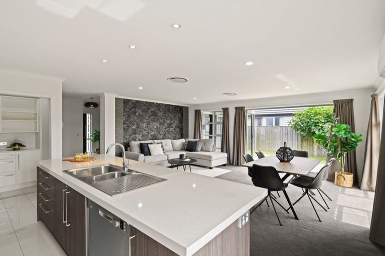 Photo of property in 21 Tosswill Road, Prebbleton, 7604