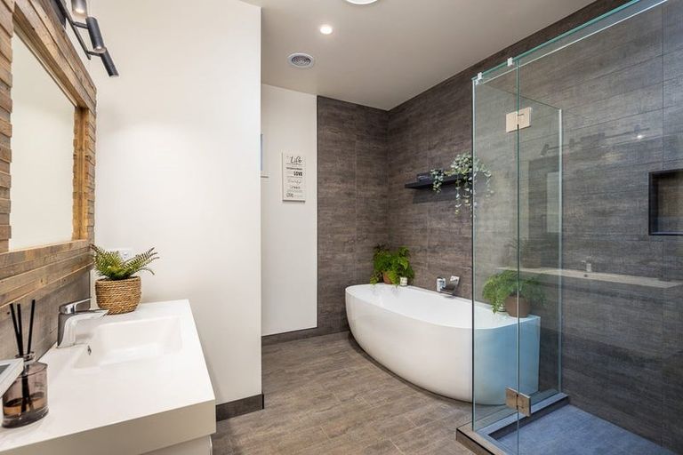 Photo of property in 10 Pike Place, Ferndale, New Plymouth, 4310